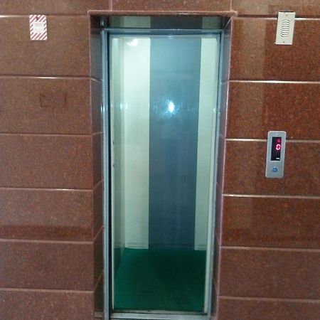 Metro Altis Lodge Erode Exterior foto